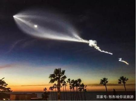 北京天空疑现火箭夜光云 云为什么是蓝的
